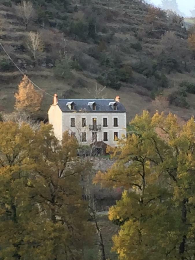 Aux Berges Du Coubisou Bed & Breakfast ภายนอก รูปภาพ