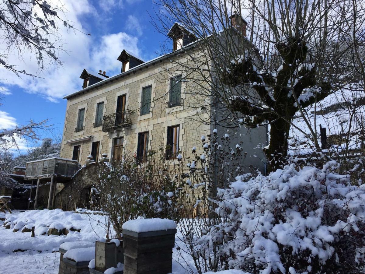Aux Berges Du Coubisou Bed & Breakfast ภายนอก รูปภาพ